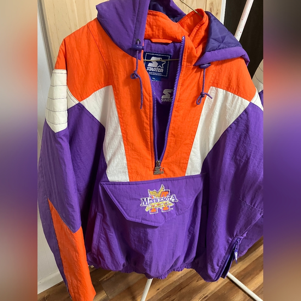 Rare-1990s Vintage Minnesota State Screaming Eagles Starter Jacket - Picture 2 of 4